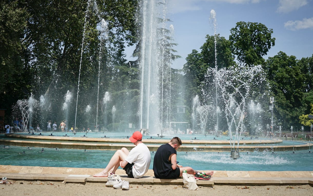 Caniculă persistentă: Vine o front rece slab, dar tot e cald
