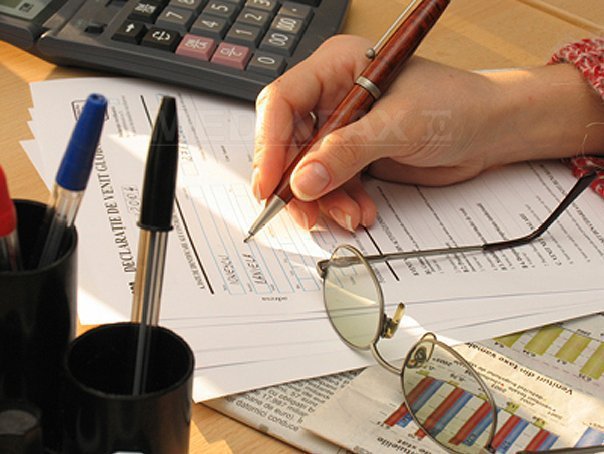 Economia României: Declinul se temperează, rămânem pe minus