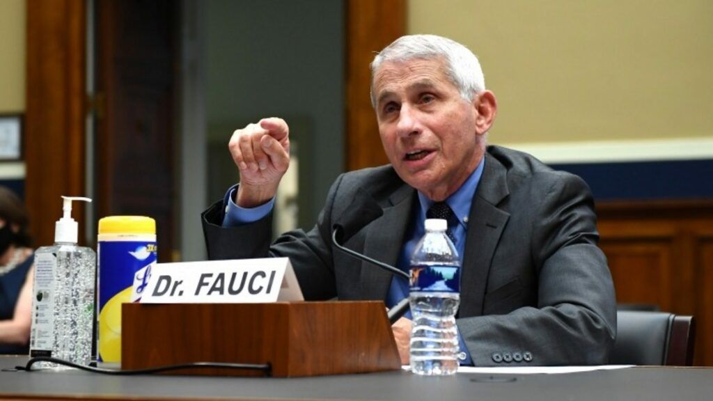 Fauci, controverse vaccin COVID: Provocă avort spontan?