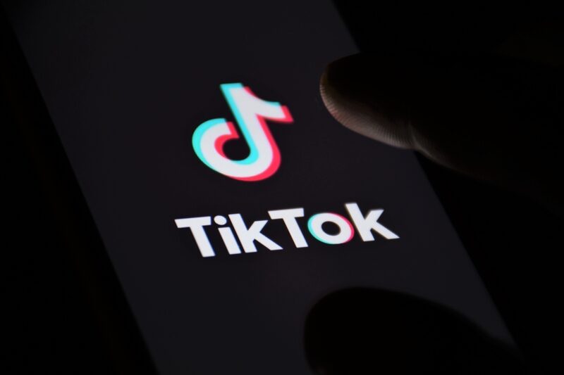 TikTok a șters clipurile „ambulanței negre”, CNA confirmă