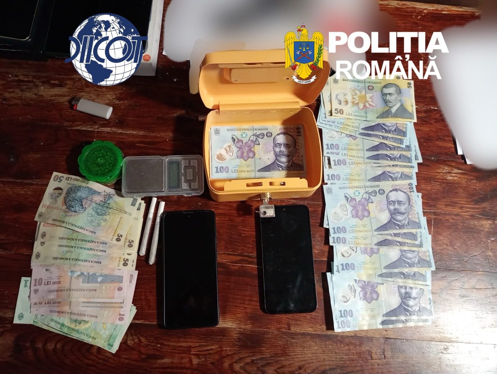 Copil de 10 ani, drogat la Arad. Șapte arestați