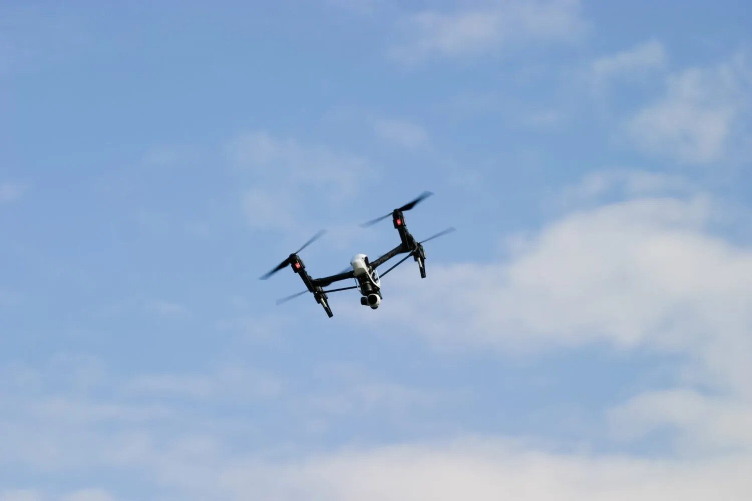 MApN: Drone noi pentru Ucraina, cu 200 mil EUR investiție