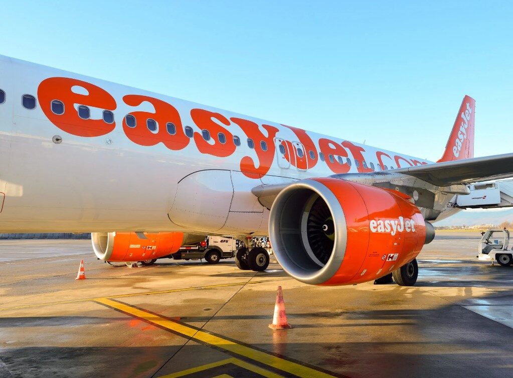 EasyJet acceptă oferta de 7,7 miliarde USD de la Apollo