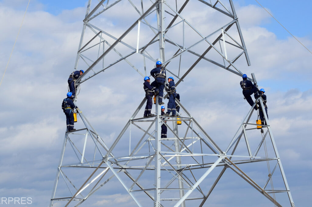 Transgaz, Transelectrica, Hidroelectrica: Peste 400 de posturi scoase la concurs