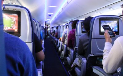 Glonț într-un Boeing 737, pasageri evacuați de urgență
