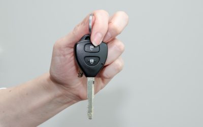 Români în folie: De ce îți învelești cheia mașinii