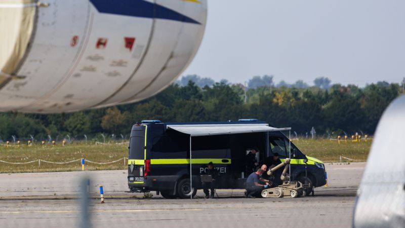 Germania, amenințată de drone cu explozibil la aeroport