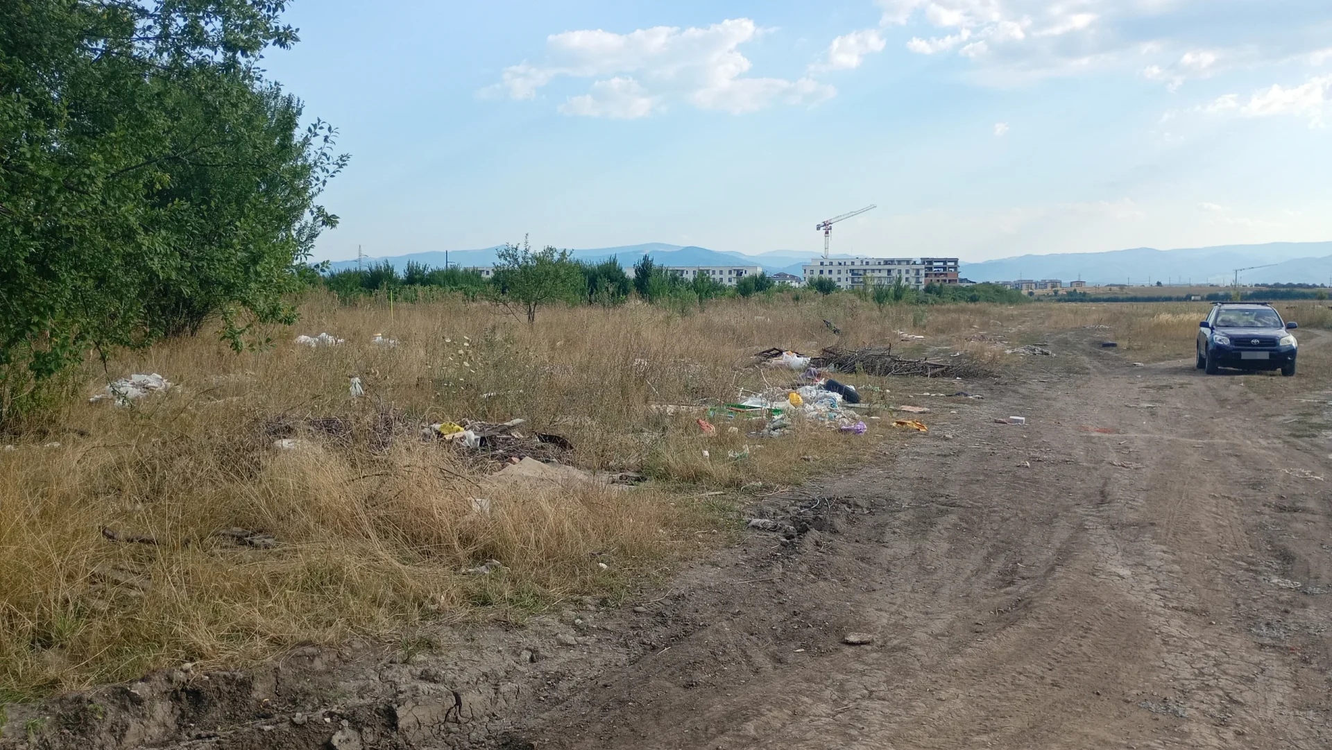 Sibiu: Gunoi pe terenul noului spital. Promisiuni neonorate