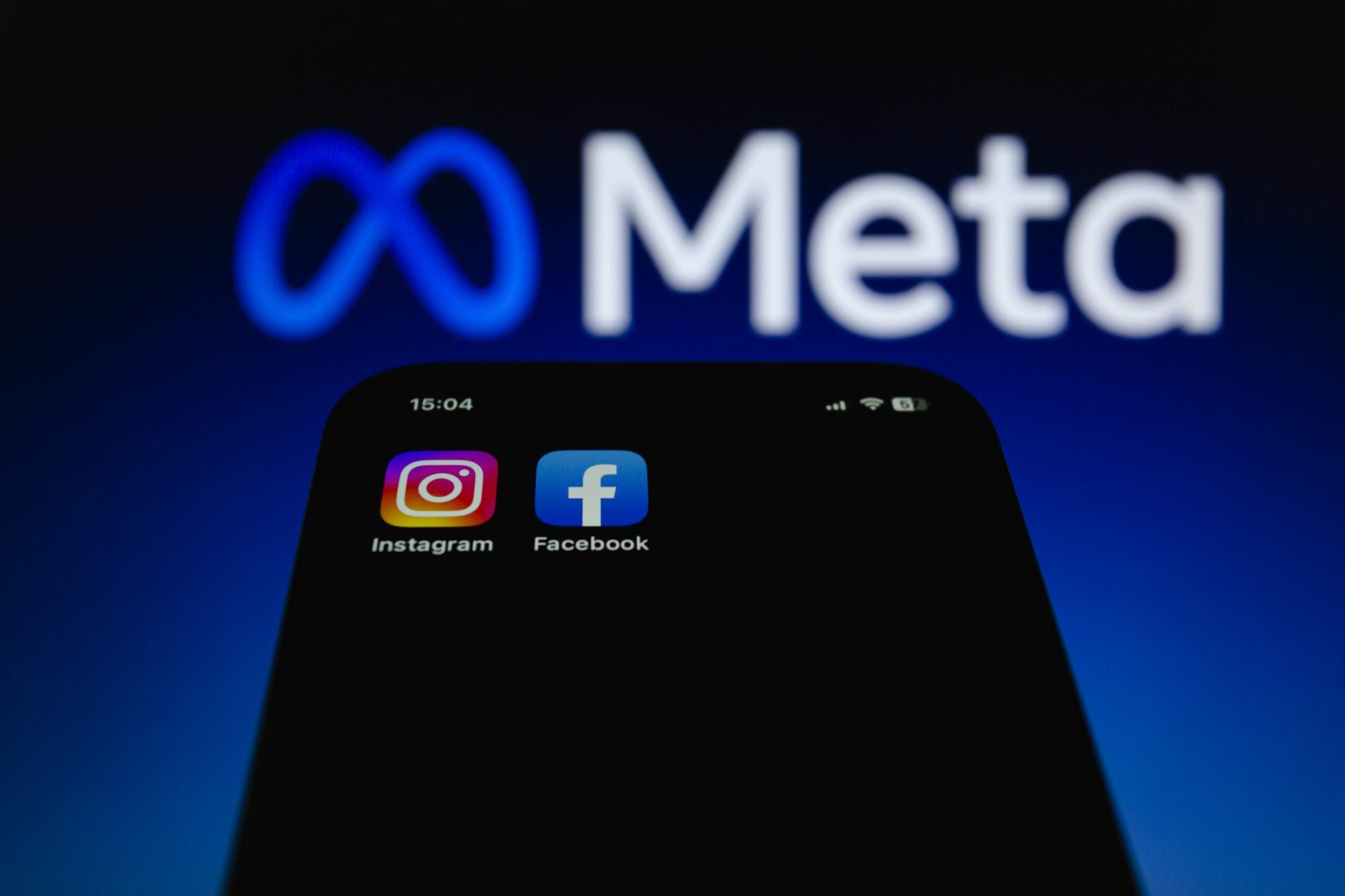 Meta plătește miliarde pentru a evita procesul privind dependența de social media