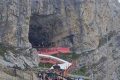 Peste 5000 de credincioși la peștera sfântă