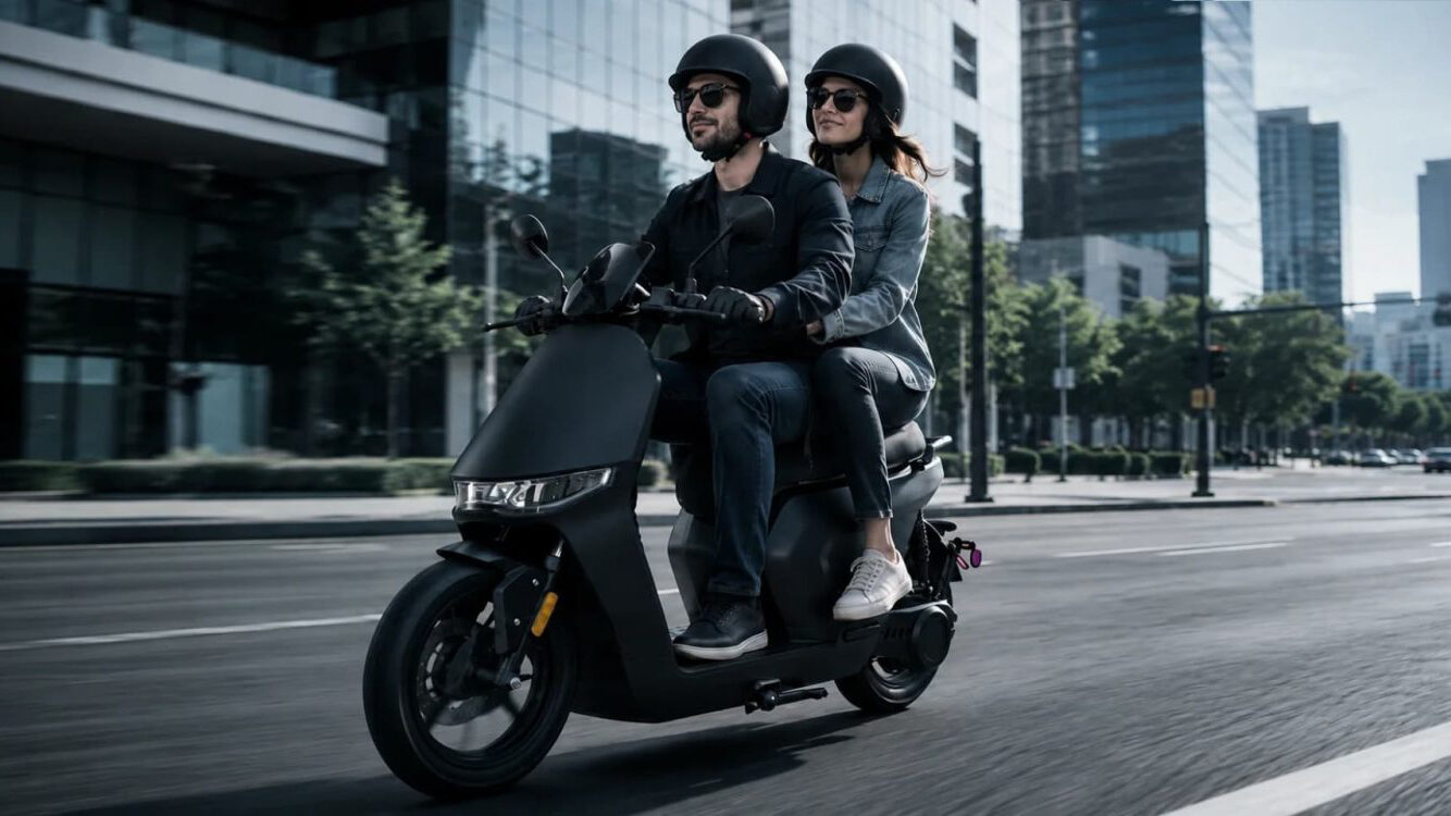 Scuter electric, 90 km/h: Mașina de oraș costă 3.475 euro