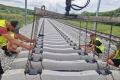 Infrastructura locală: Rutierul salvează jocul, calea ferată bate pasul pe loc