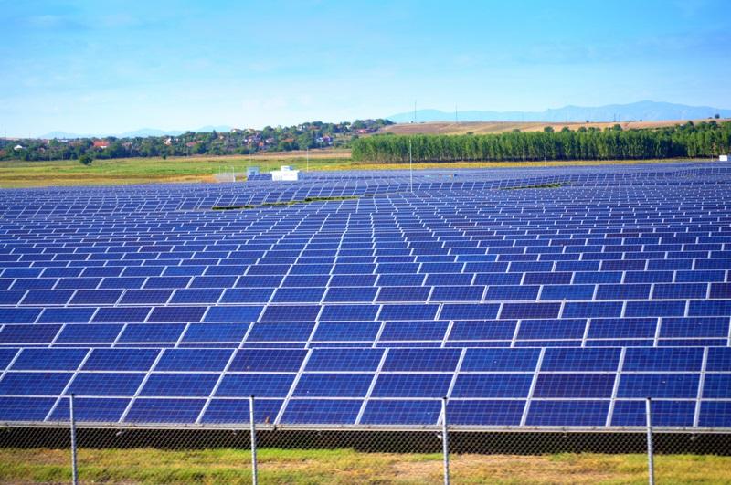 România dă lovitura: Cel mai mare parc fotovoltaic din Europa, gata de start