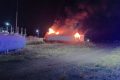 Stâlpu în flăcări: Hală de baterii pentru energie electrică distrusă de un incendiu