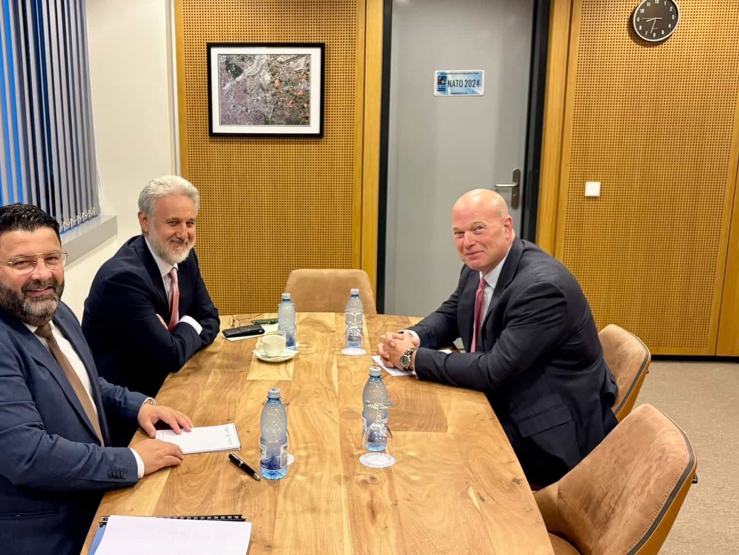 Lazurcă și ambasadorul SUA, discuții pe securitatea Mării Negre la NATO