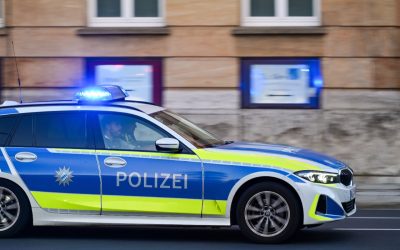 Român, scos din microbuz de poliția germană. Pasagerul a preluat volanul