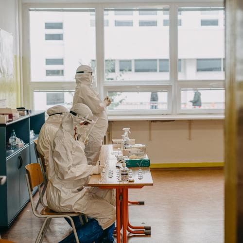UE trimite teste Ebola de 4,6 mil. € spre OMS și Africa CDC