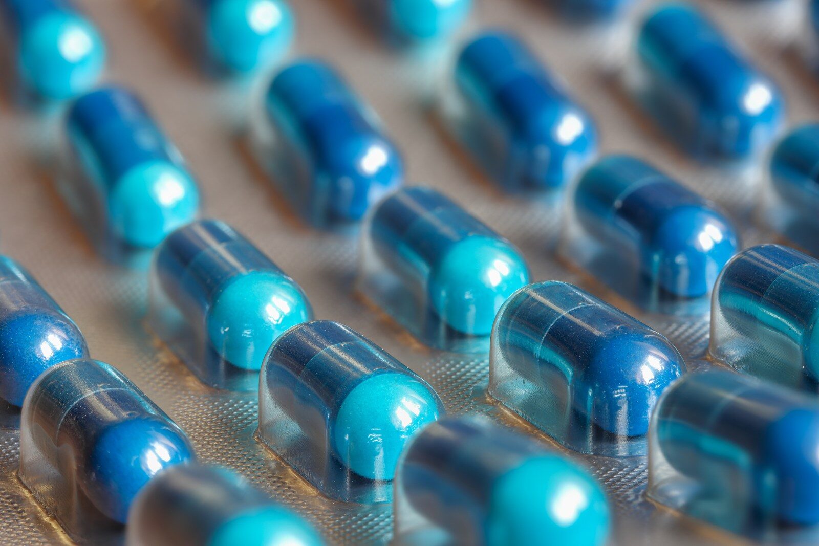 Farmaciștii cer energie: Guvernul să salveze producția de medicamente
