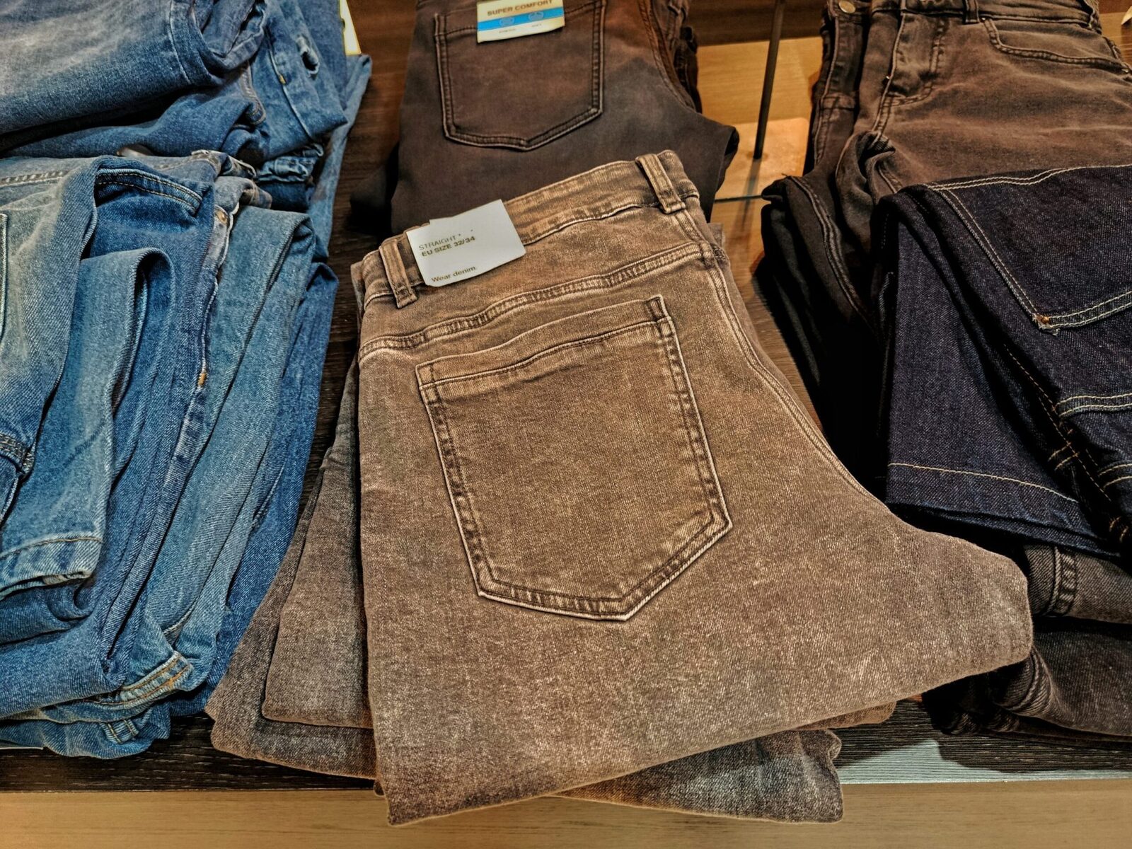 Pantalonii morții fac victime. Avertisment riscuri modă largă