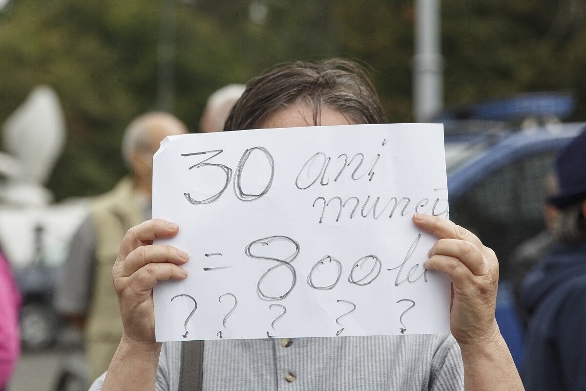 Românii, la pensie la 50 de ani: Doar 1,7% mai lucrează