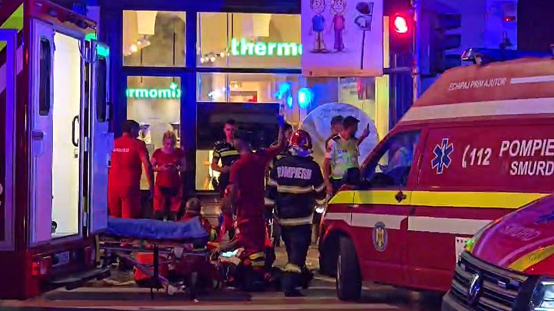 Brașov: Mașină a intrat în pietoni. Poliția nu exclude o cauză medicală