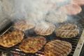 Pljeskavica sârbești: Delicioase acasă, mai bune ca burgerii