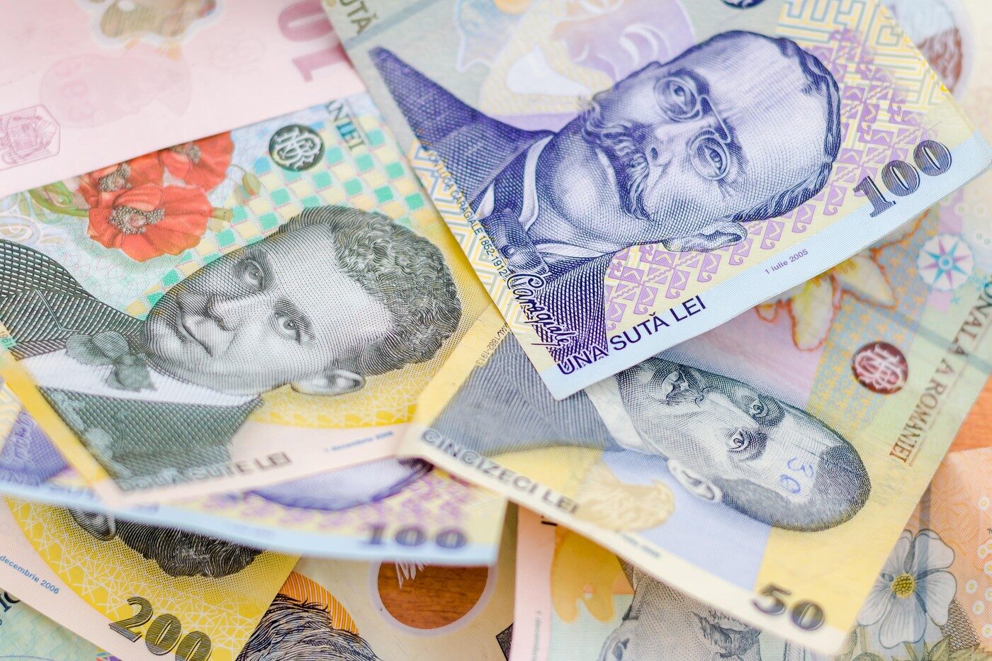 Bancnota ștampilată: Ce spune legea despre valabilitatea ei