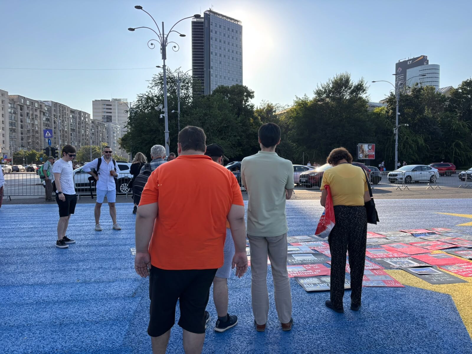 Bucureștenii în Piața Victoriei: Refuzăm să acceptăm