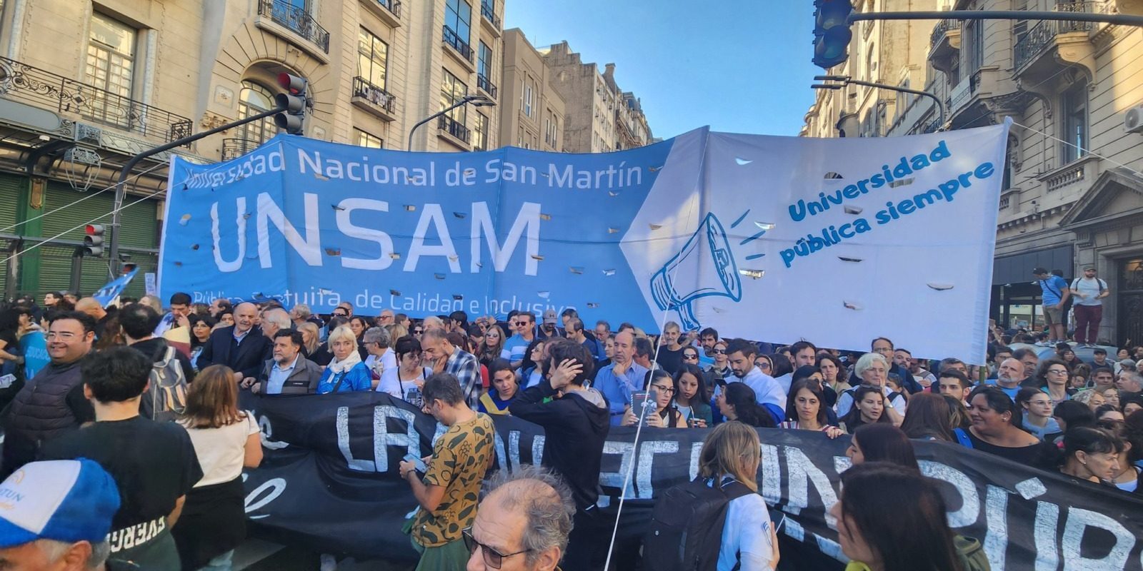 Argentina în flăcări: Milei, confruntare pe străzile Buenos Aires
