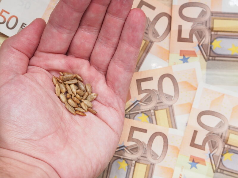 Concurența, amendată dur: 15,87 mil. EUR pentru afaceri neloiale cu fermierii
