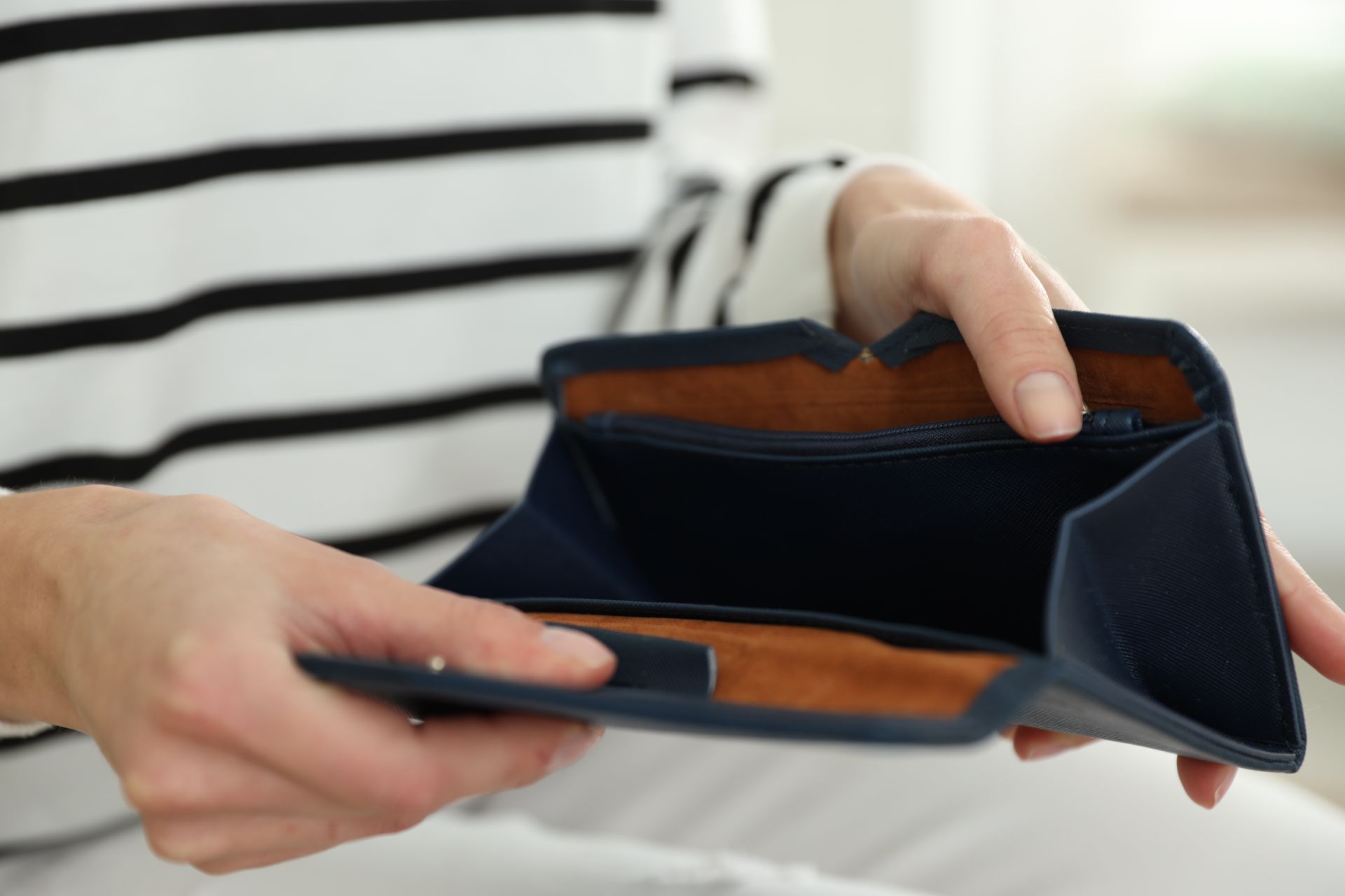 AI ne sfătuiește financiar. Experții trag semnalul de alarmă