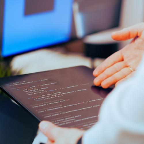 AI în UE: Reguli pentru Big Tech, nu pentru inovație