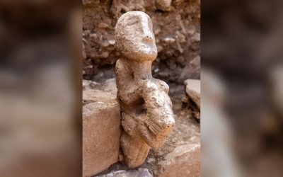 Statuie veche de 11.000 ani: Om călare pe leopard, uluitoare