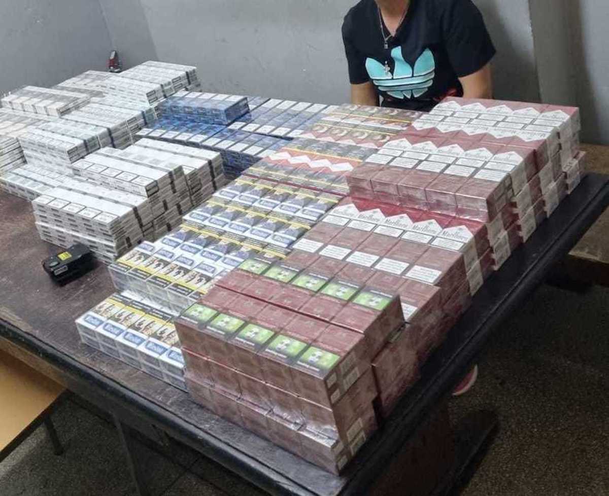 Vameșii din Buzău, mega-captură: 3 milioane țigarete ascunse în pește și încălțăminte