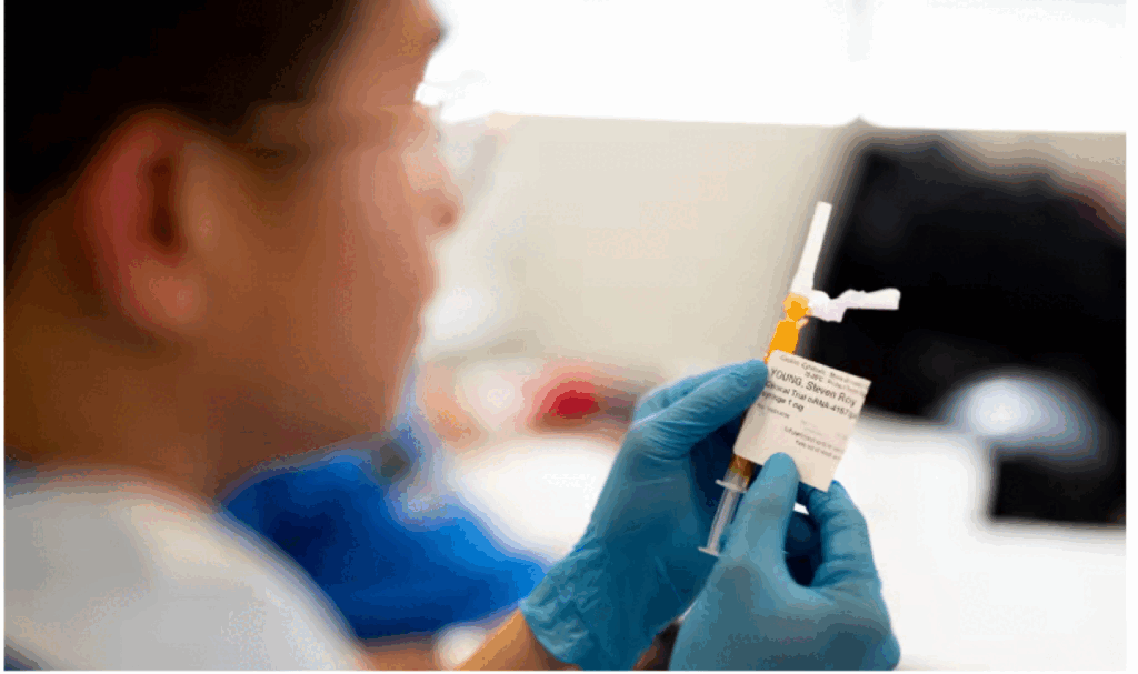 Vaccin anti-cancer pe colon, testat pe oameni