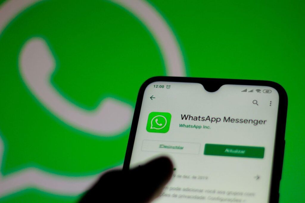 WhatsApp, noua metodă a hackerilor de a-ți goli contul