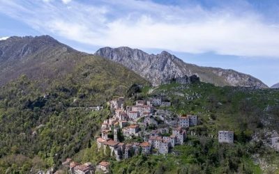 Satul de pe stâncă: Femeile aveau o metodă ingenioasă pentru ouă
