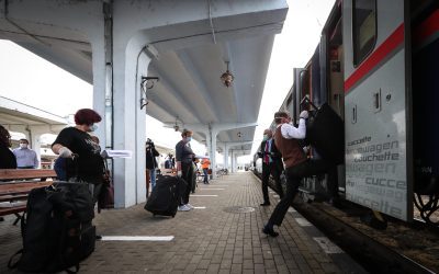 CFR anulează trenuri o lună: Autobuz pentru pasageri