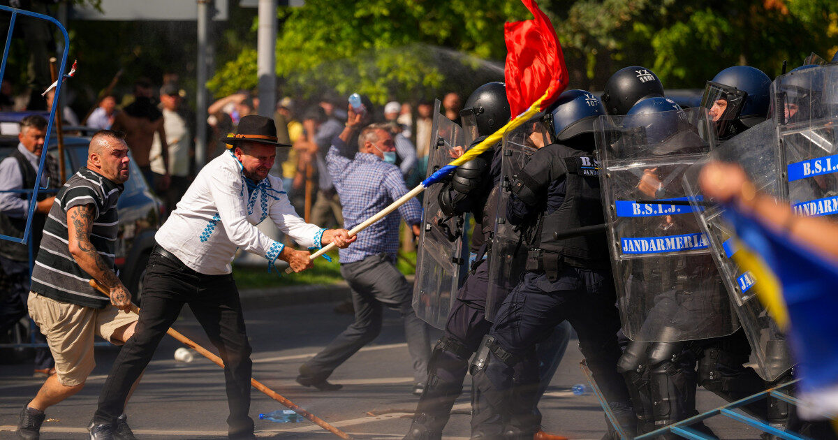 AUR, acuze grave: Dezinformări și furt de identitate după protest