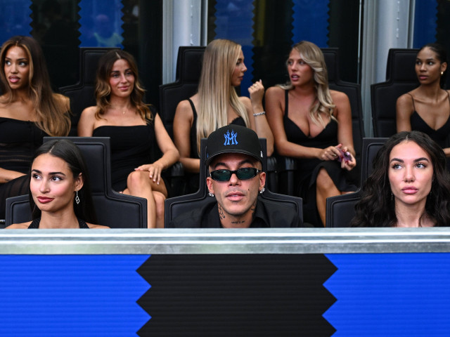 Scandal la Inter – Napoli: Zece femei, la brațul unui oficial, în loja VIP