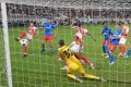 Dinamo a învins FCSB 2-1: Derby în flăcări, cu roșu și ratări