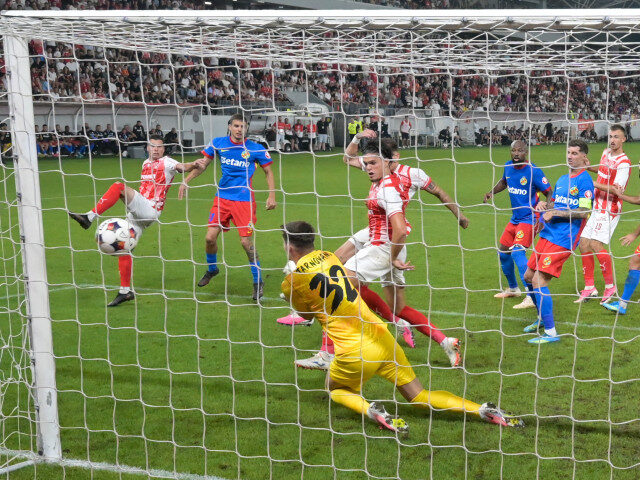 Dinamo a învins FCSB 2-1: Derby în flăcări, cu roșu și ratări