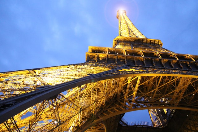 Turnul Eiffel se redeschide: Incident cu personal feminin retras în timpul unei vizite