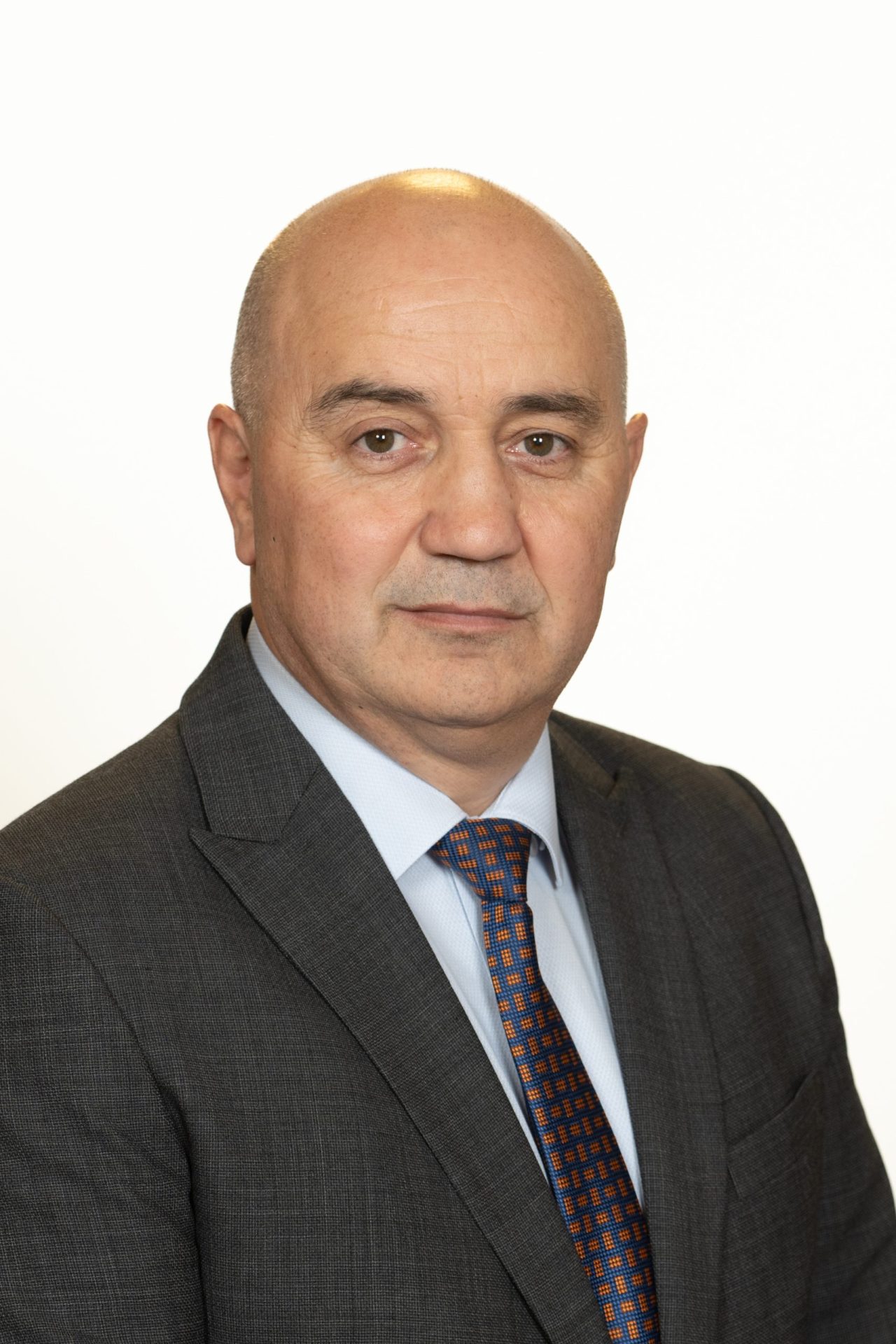 ŞTEFANACHE DEMISIONEAZĂ din USR în plenul Senatului