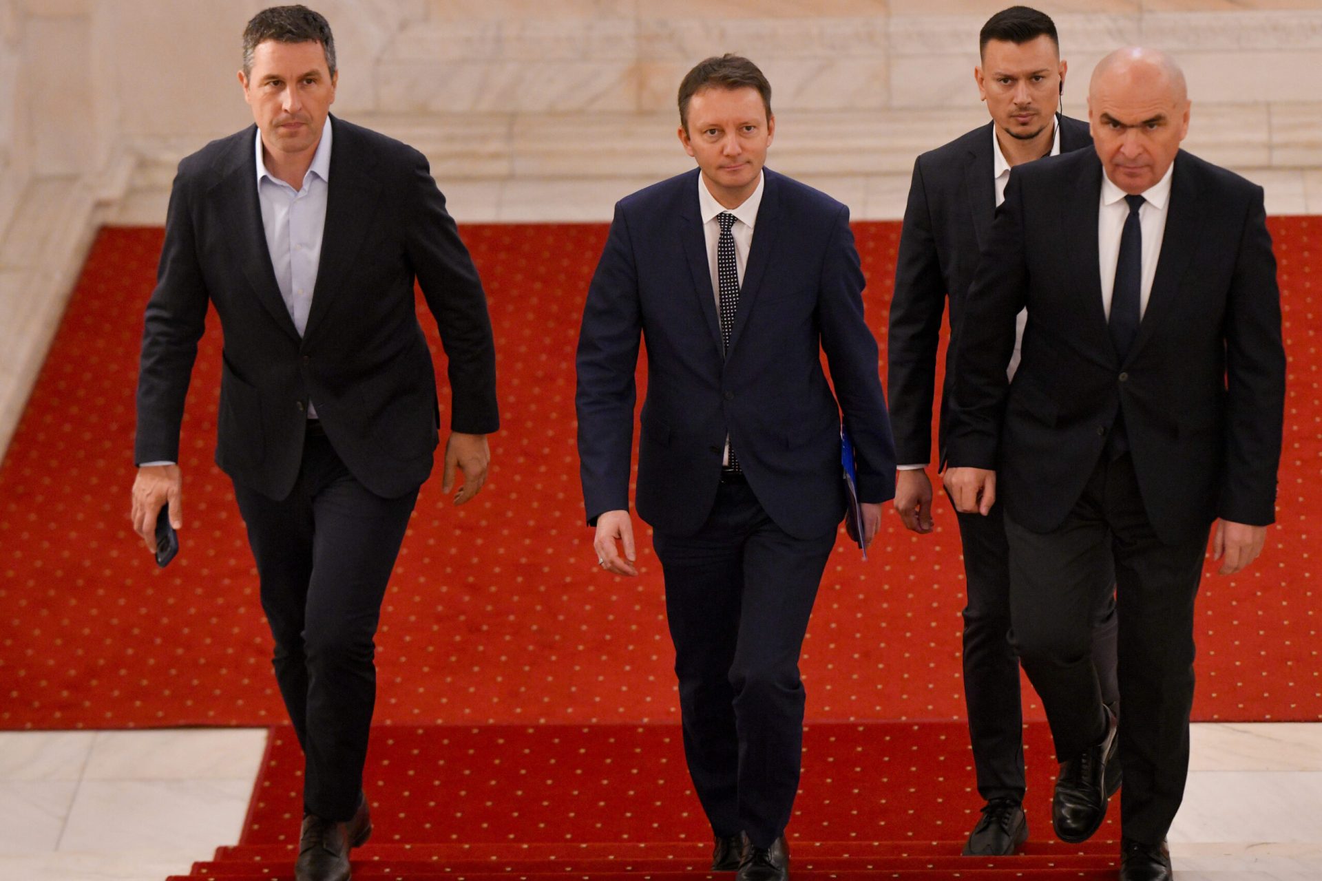 MUREȘAN: Audieri miniștri, două zile de foc la Parlament