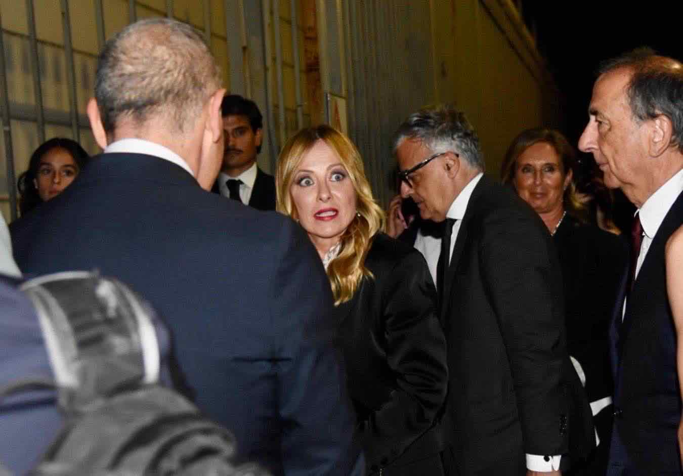 Meloni, cină la Milano cu Ghali. Renzi o atacă: „Ce penibilă”