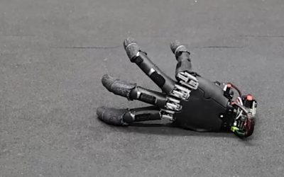 Mâna din Familia Addams prinde viață: Robotul care face totul