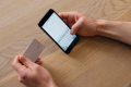 AI face cumpărături: Revolut și Visa testează prima plată din Franța