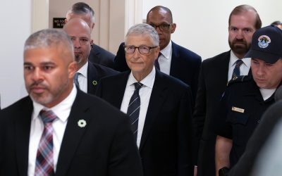 Gates: Omenirea, ca-n filmele cu extratereștri, din cauza AI