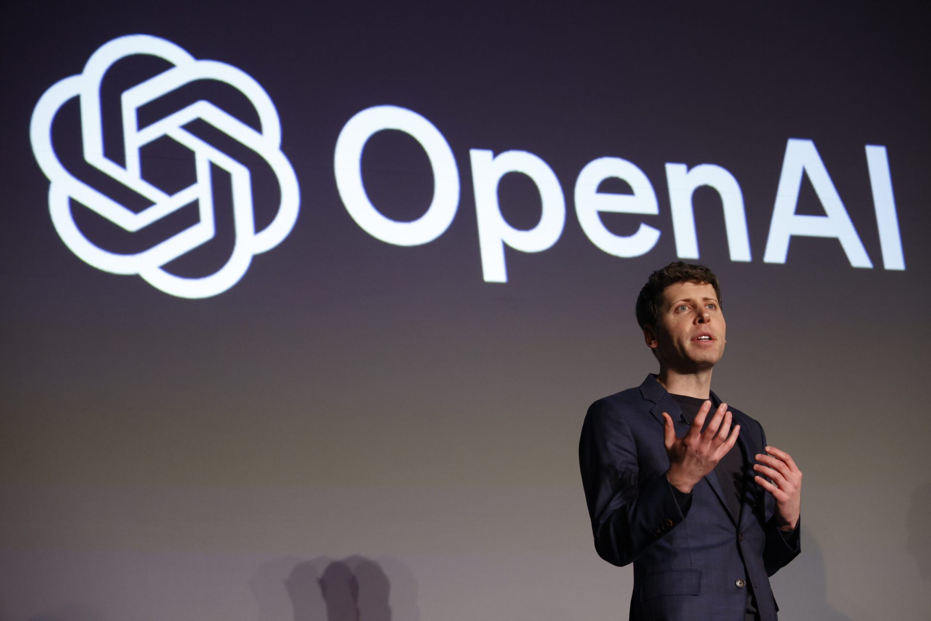 Altman (OpenAI) cere frână la AI, alături de șeful Anthropic